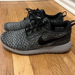 Women’s Nike Flyknit Roshe Run